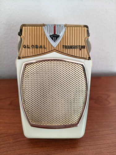 Global 711 white - white, 1960